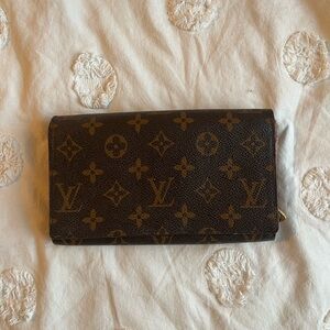 Louis Vuitton Brown Monogram Clutch